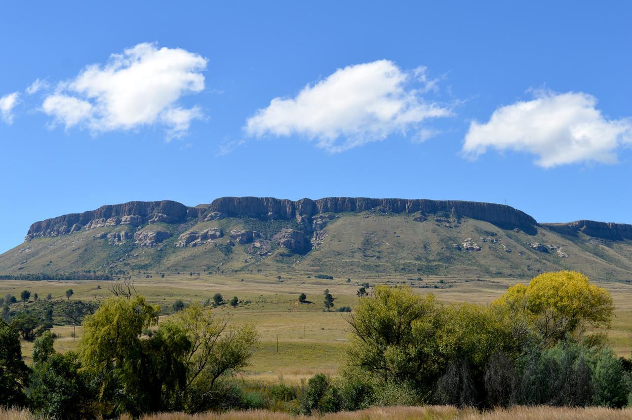 Village Lodge Harrismith Exterior foto